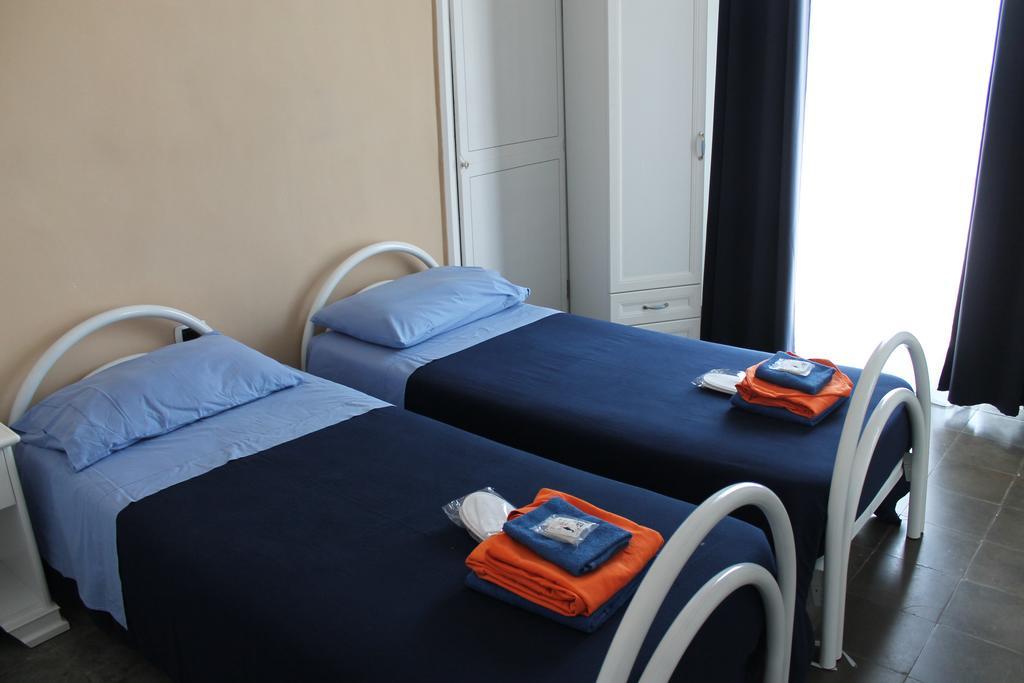 B&B Stella Marina مانفريدونيا الغرفة الصورة
